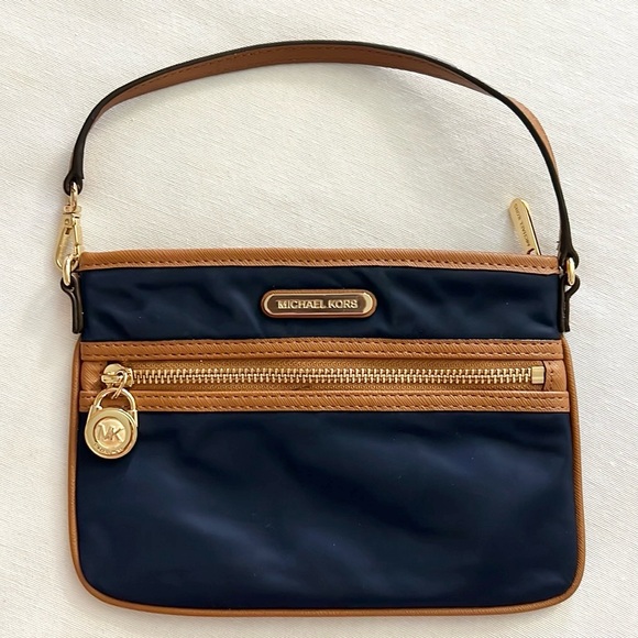 Michael Kors Women's Navy/ Brown Wristlet Pouch  EUC - Picture 1 of 7
